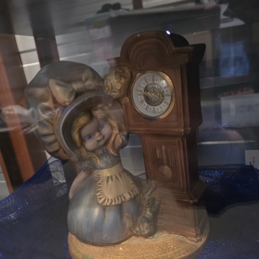 Byron Molds 1974 Girl Bonnet Ceramic Grandfather Clock
